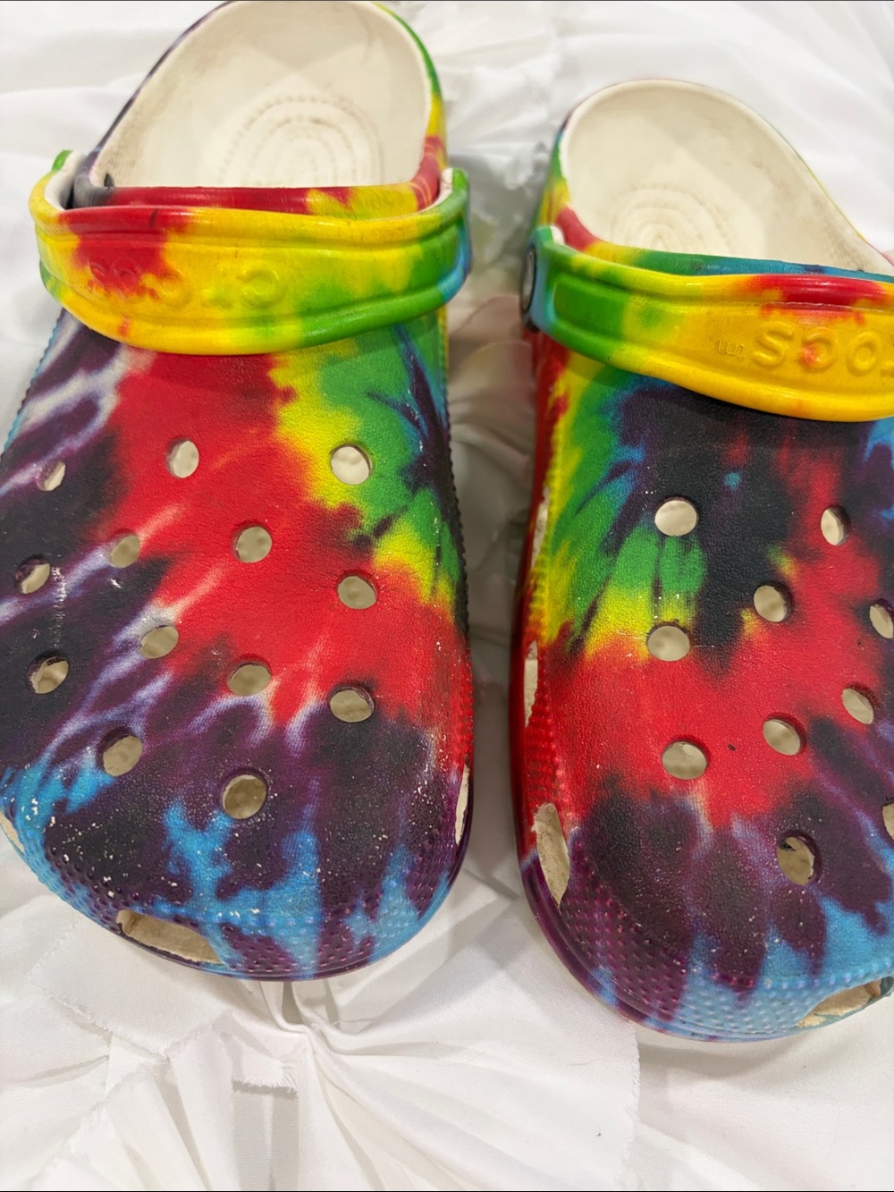 CROCS Kids Tie-Dye Clogs in Rainbow